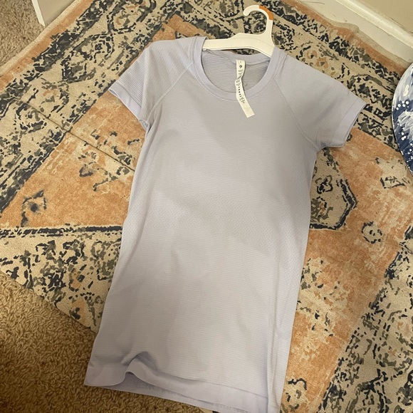 light blue luluemon swiftly! - Picture 1 of 3